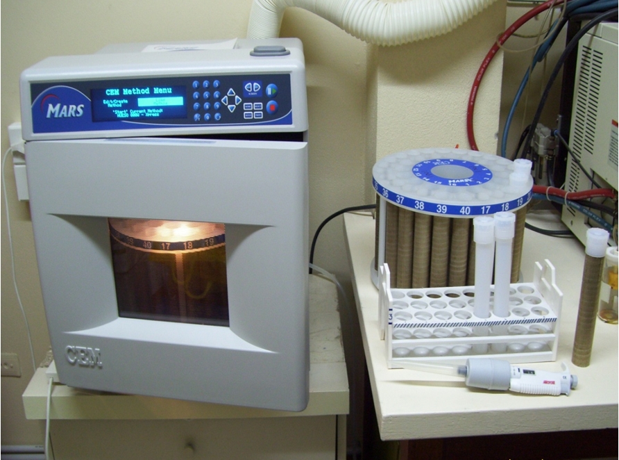 Digestor por microondas CEM Corporation, Mars-5 (USA)